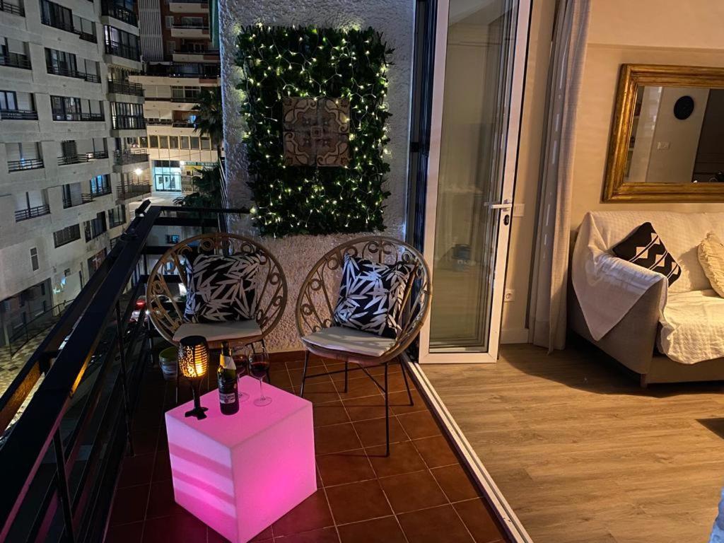 Apartment Stunning On The Beachfront With Sea Views In Center.